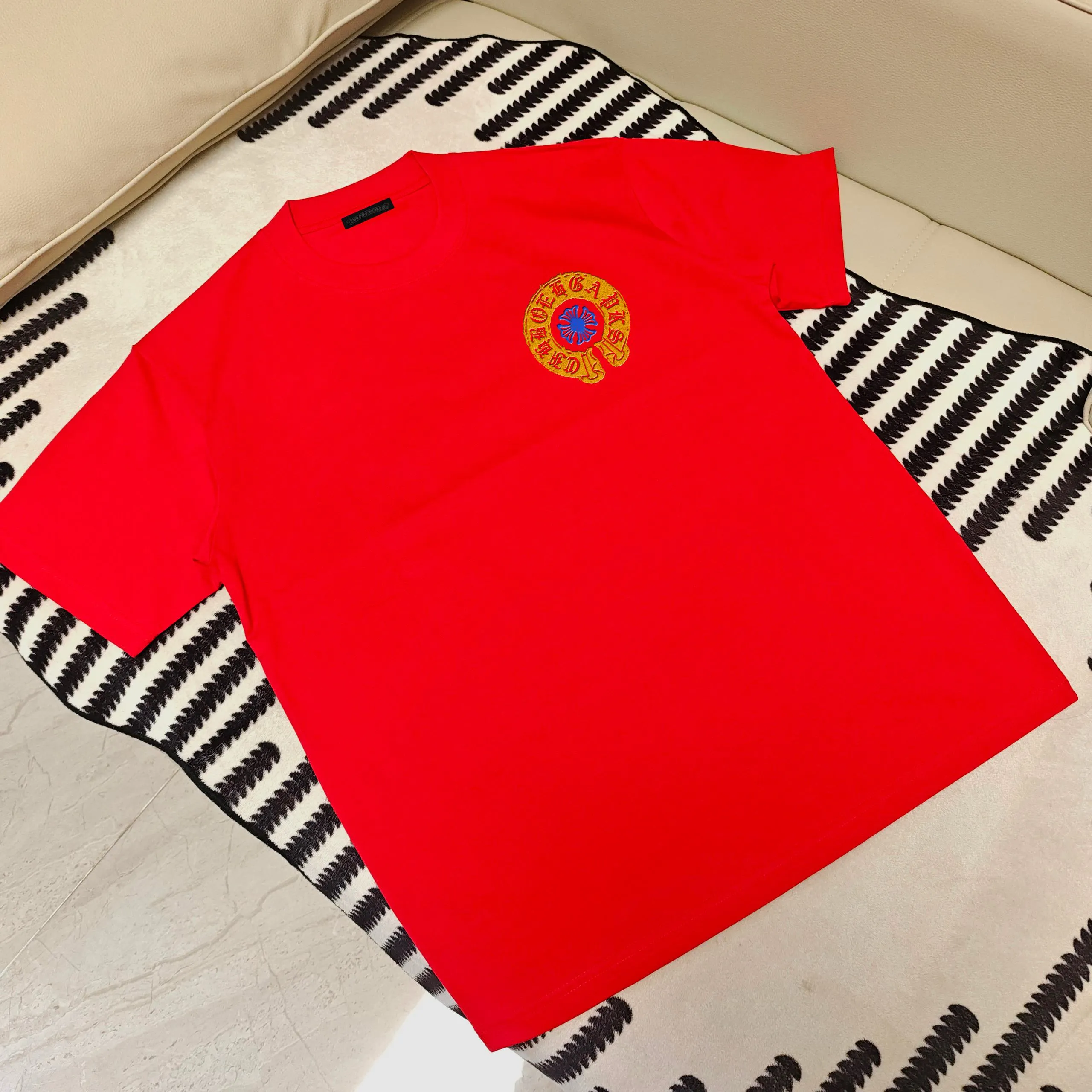🅿️190 Croxin 2025 autumn and winter new style 250g round neck short-sleeved tee. Really great. Unisex loose version. Size S M L XL XXL five sizes black white red